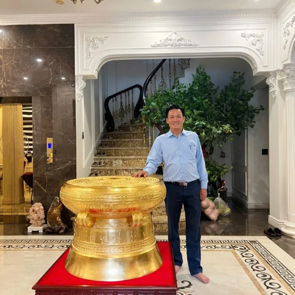 Bộ hạc thờ bằng đồng cỡ lớn hun đen nổi bật 2 Bộ hạc thờ bằng đồng cỡ lớn hun đen nổi bật