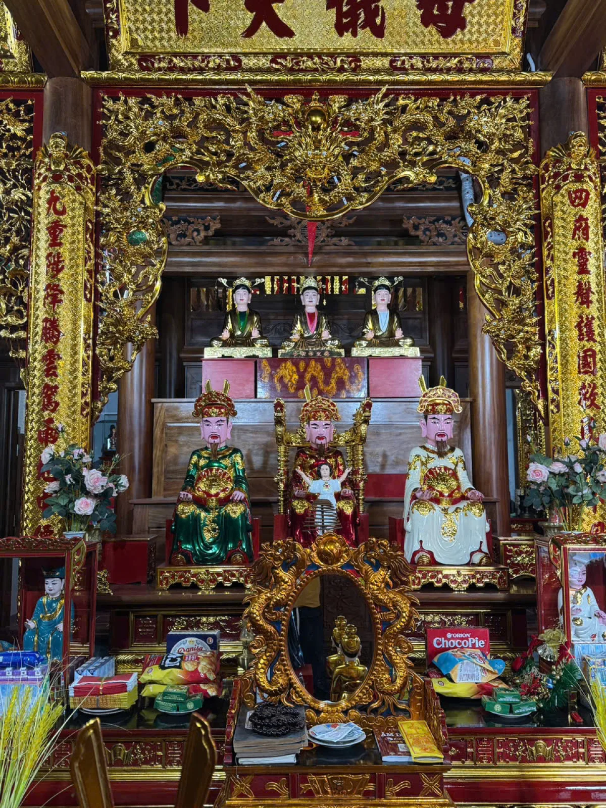 Hoàn thiện và an vị tượng Mẫu Đệ Nhị, Mẫu Đệ Tam, Nguyễn Minh Không dát vàng 2 z73769373068355b421c7e782860b577f1a850cc8d4196 w1200